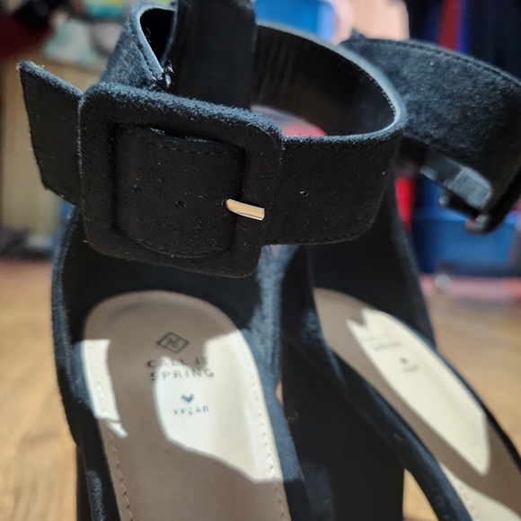 Call It Spring Chunky Heels, Size 8 - Picture 2 of 7